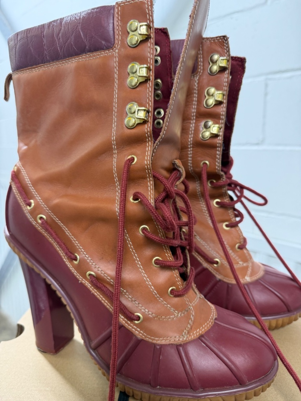 Michael Kors stylish waterproof boots - Picture 8 of 8